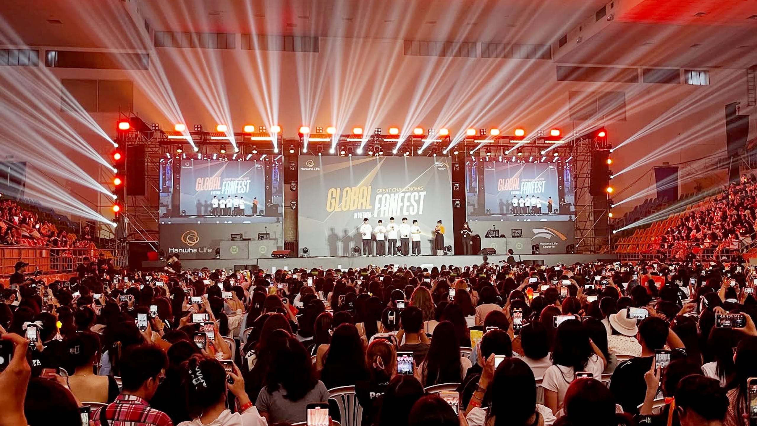 Hanwha Life Esports Fan Fest 2025: 2.500 Fan Việt “Cháy Vé” Gặp Gỡ Dàn Tuyển Thủ LMHT Hàn Quốc