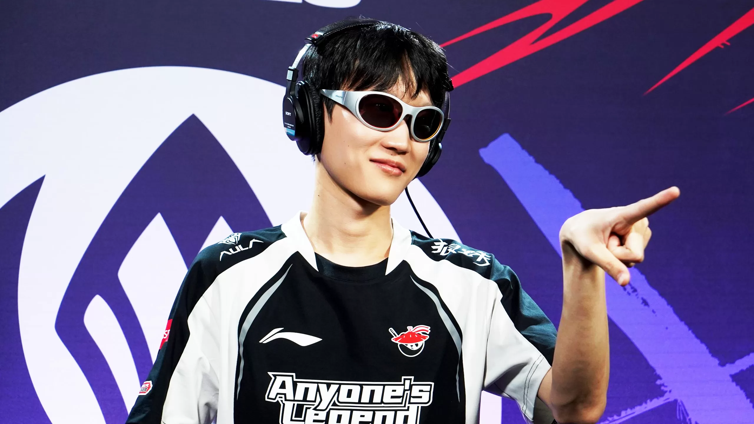 Shanks AL MSI 2025: “Tóc Đỏ” truyền cảm hứng tại đấu trường quốc tế